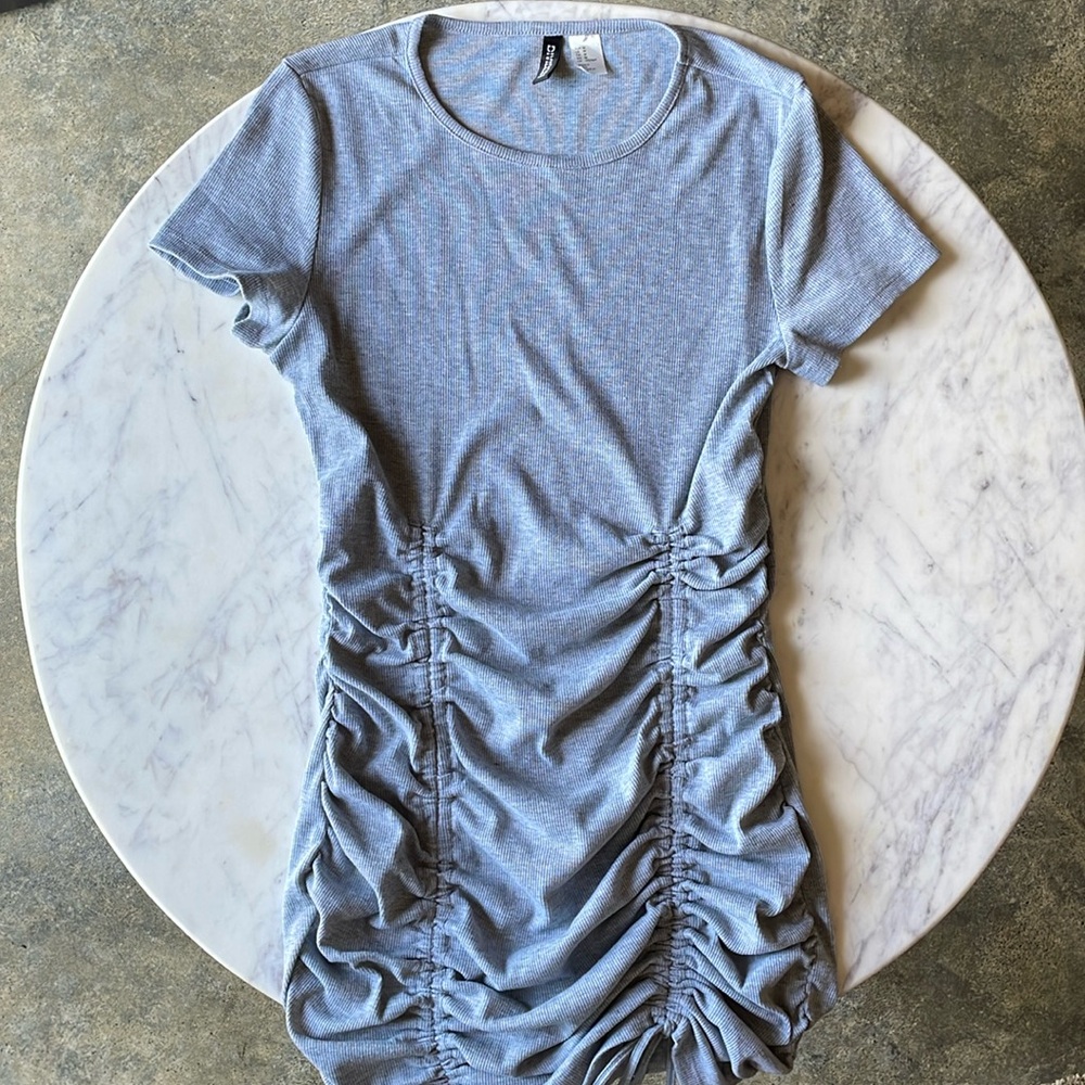 NWOT H & M Divided Women’s Gray Dress